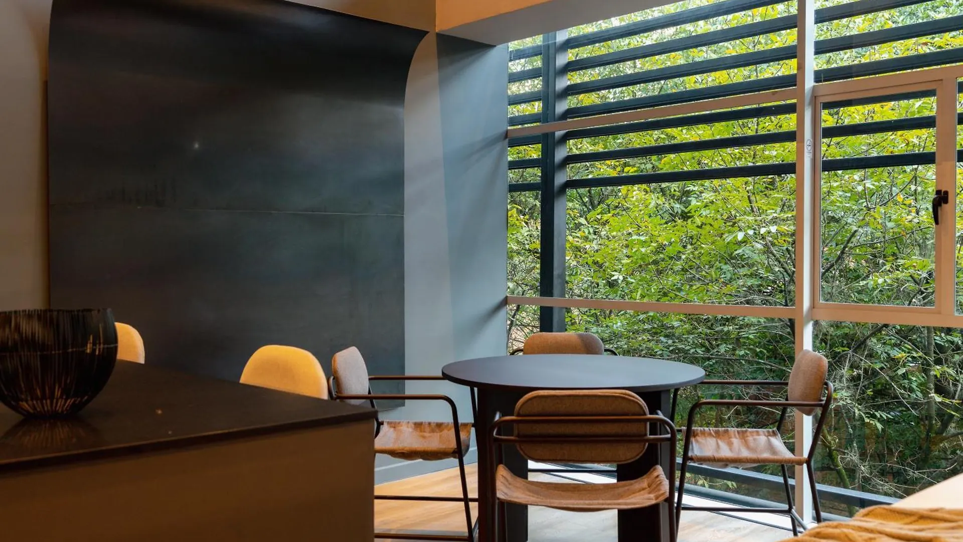 Spot Building Aparthotel Μεντεγίν