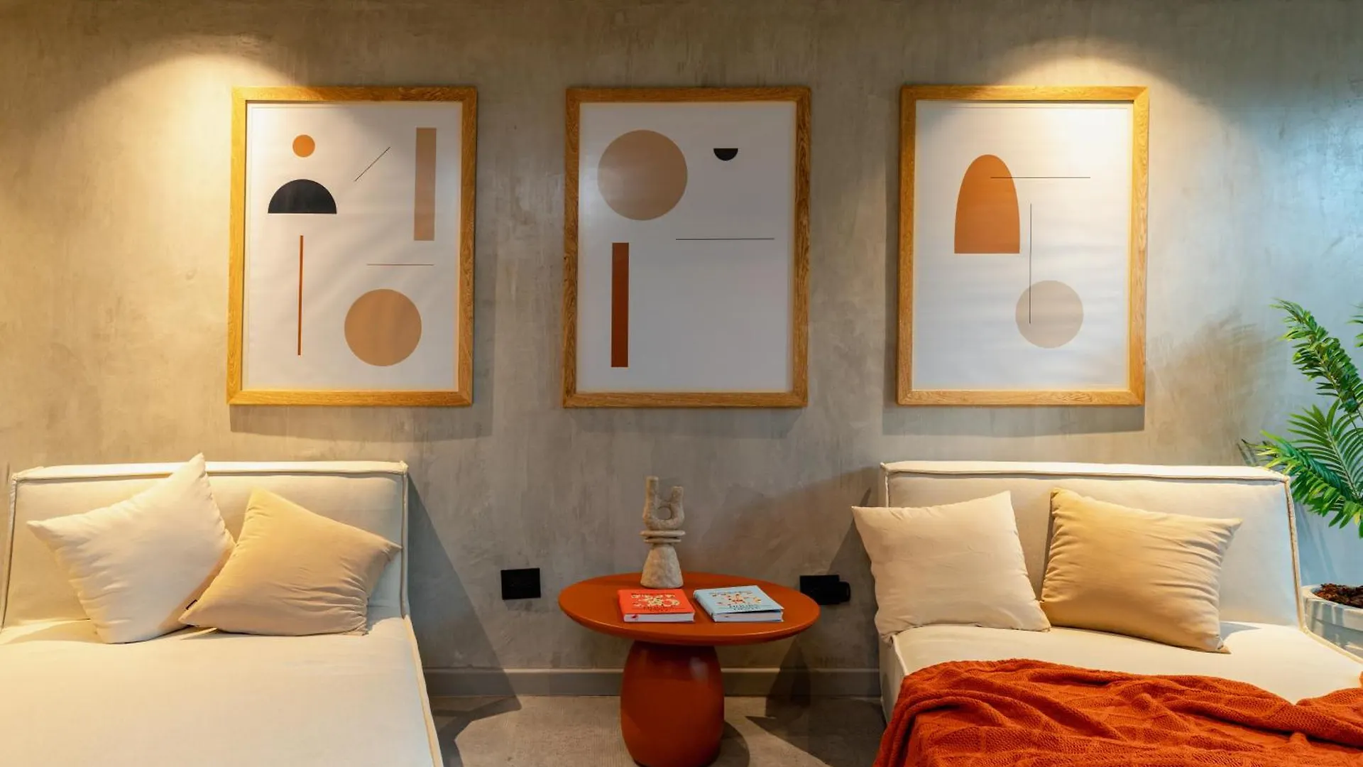 Aparthotel Spot Building Medellín Colombia