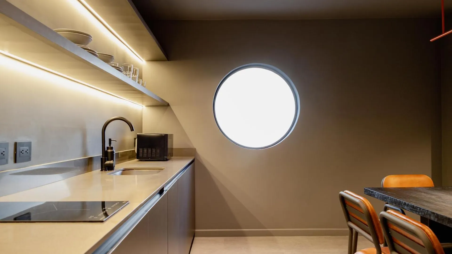 Spot Building Aparthotel Μεντεγίν