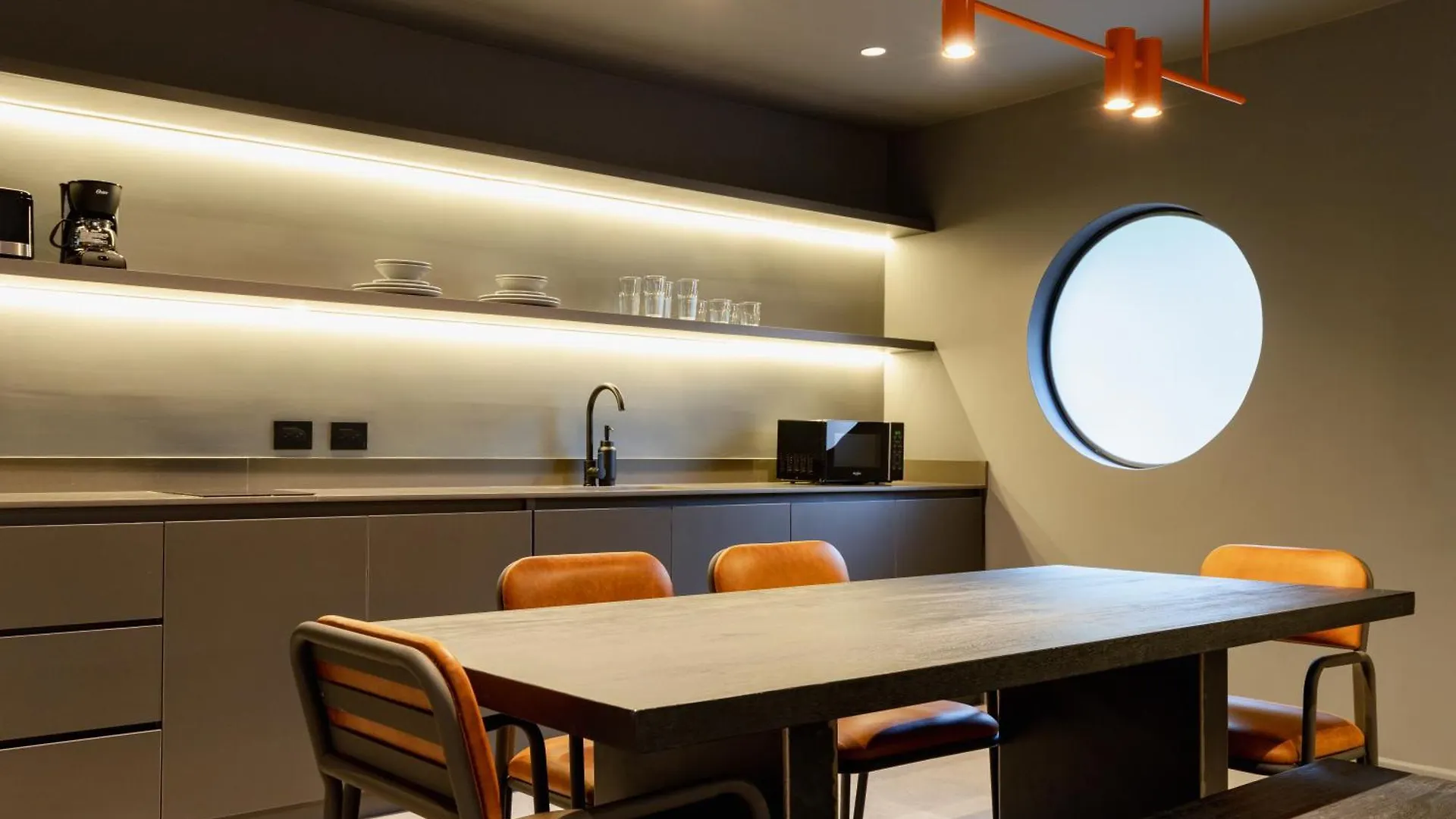 Aparthotel Spot Building Medellín Colombia
