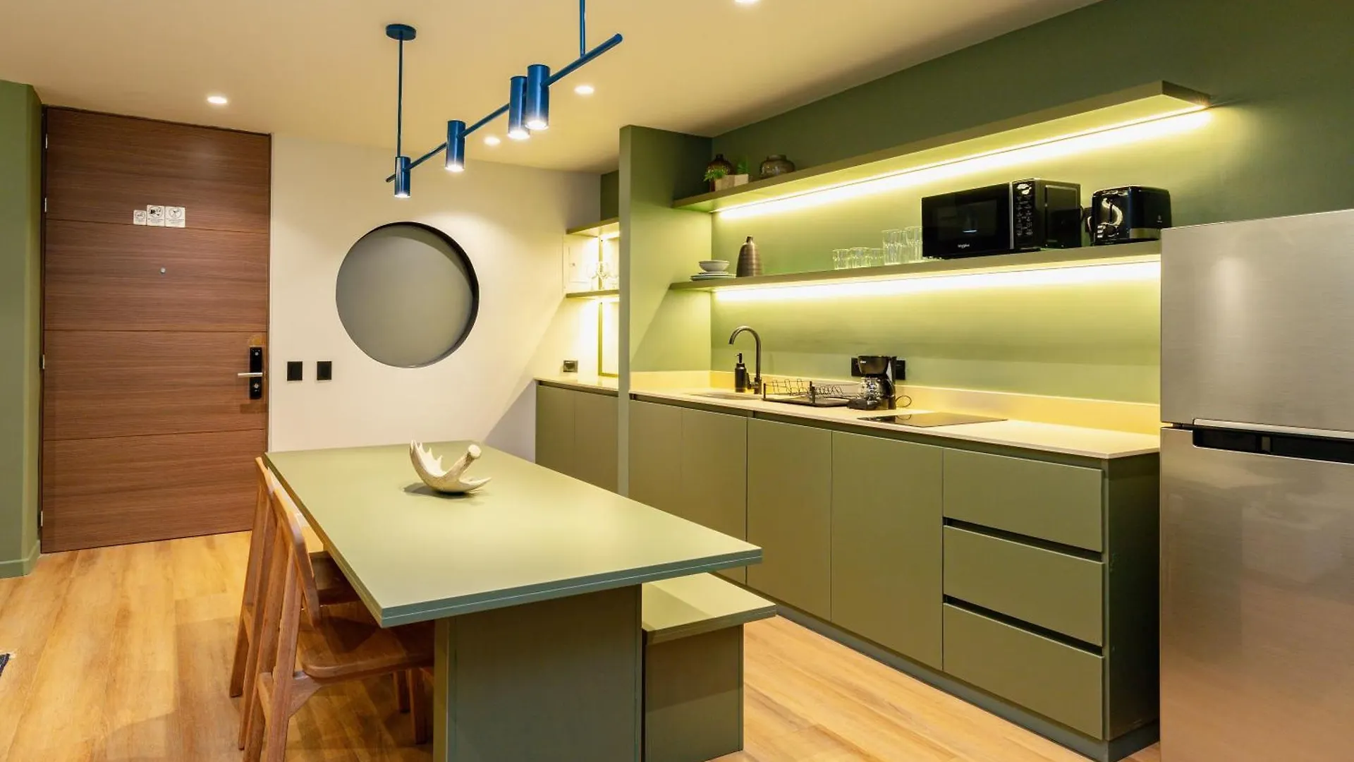 Spot Building Aparthotel Μεντεγίν