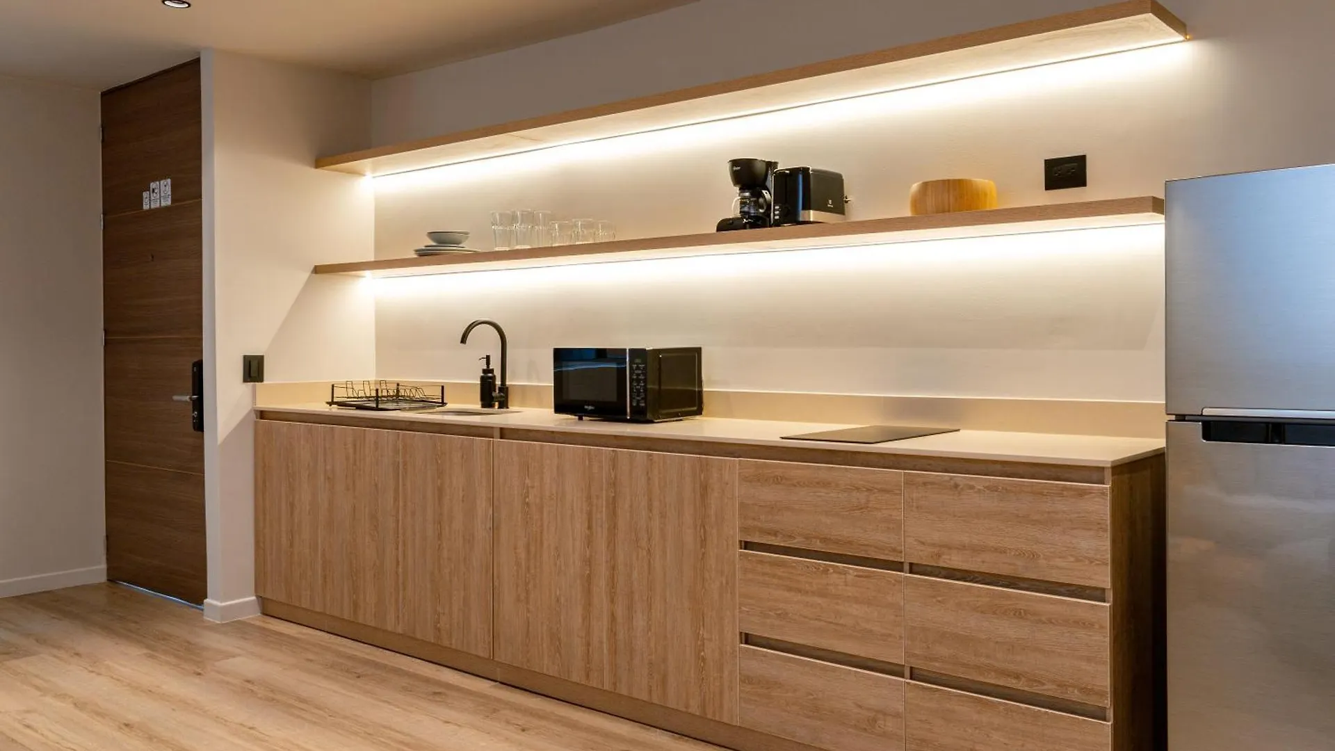 Spot Building Aparthotel Μεντεγίν
