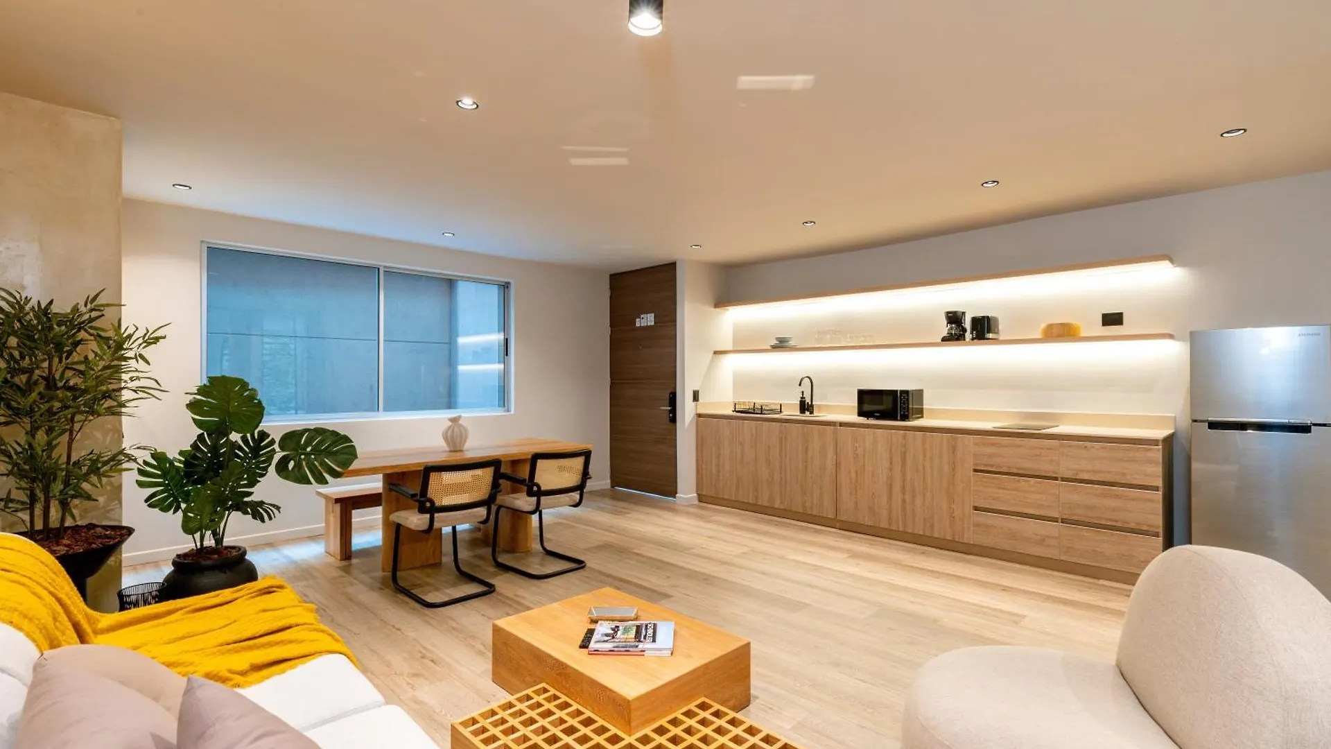 Spot Building Aparthotel Μεντεγίν