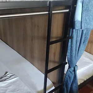 La Familia Hostal