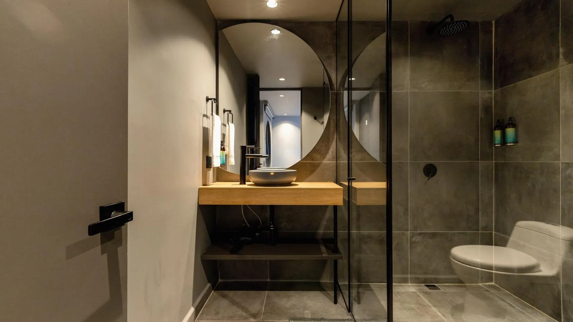 Spot Building Aparthotel Μεντεγίν