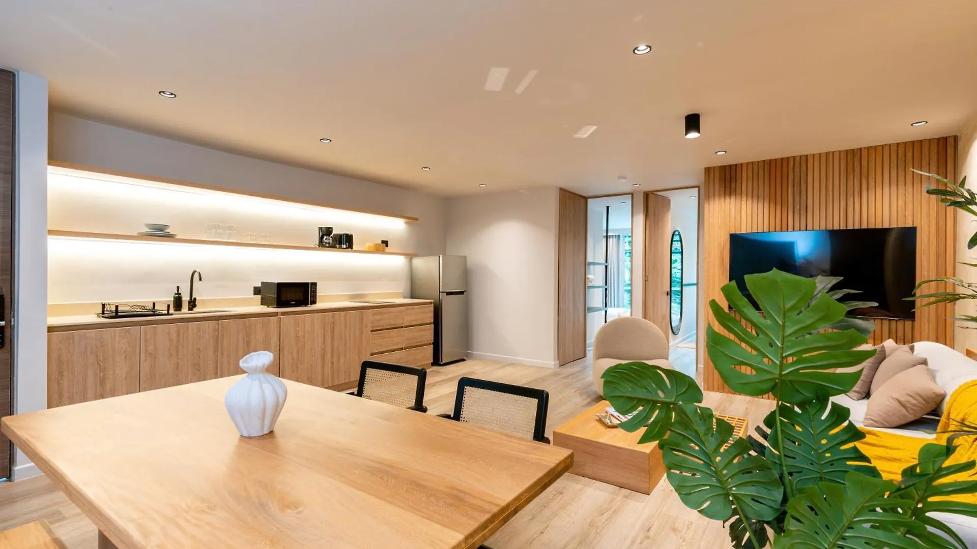 Spot Building Aparthotel Μεντεγίν