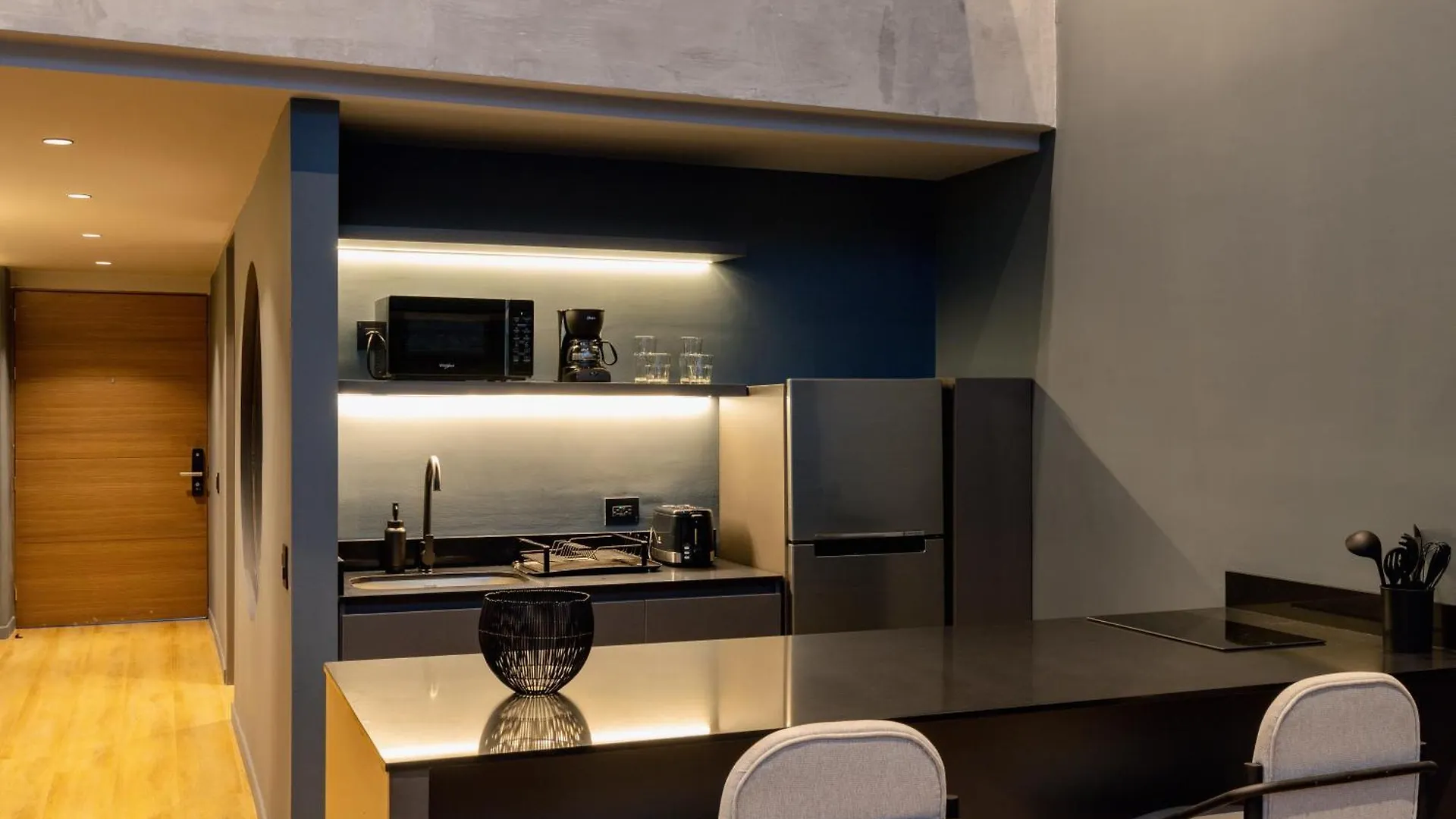 Aparthotel Spot Building Medellín Colombia