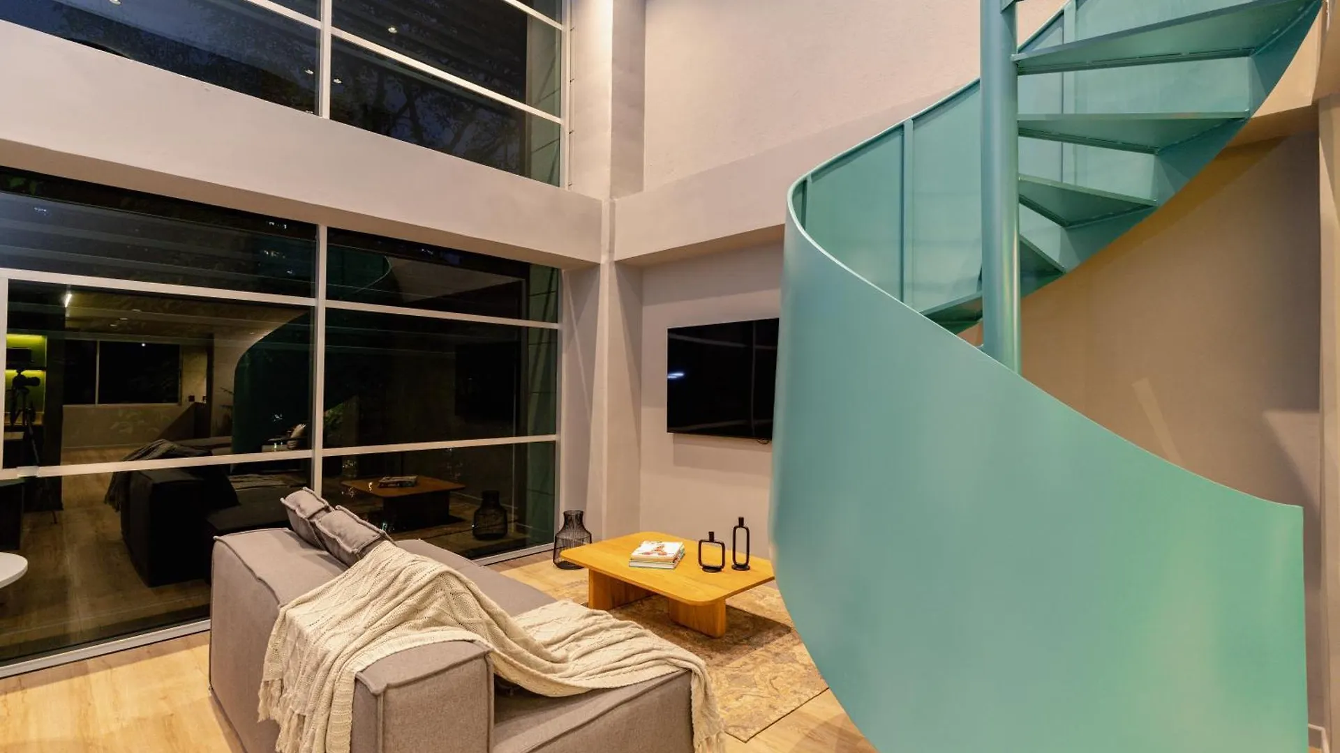 Aparthotel Spot Building Medellín Colombia