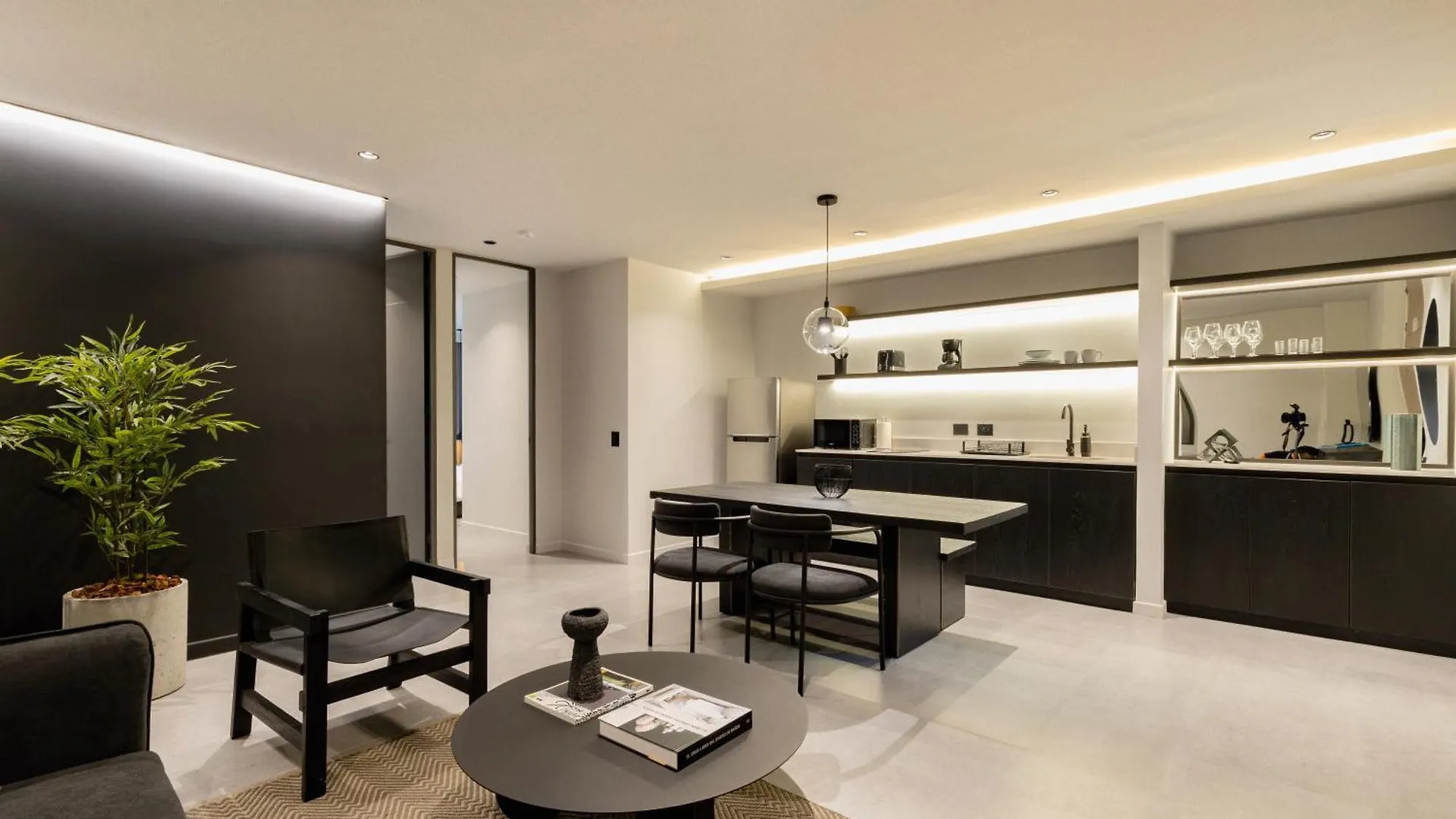 Aparthotel Spot Building Medellín Colombia